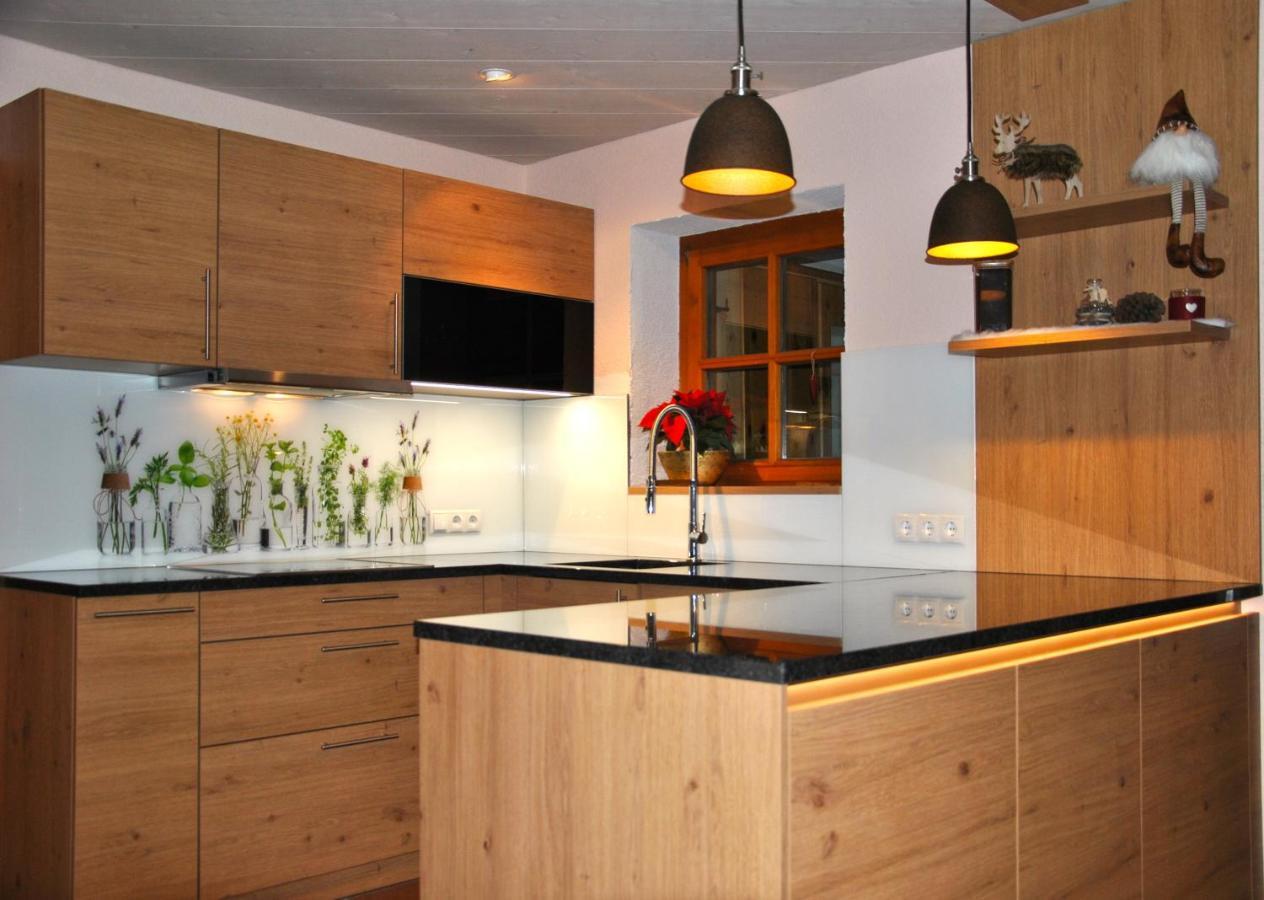 Aparthaus Am Walde & Appartement Sonnenseite Bartholomäberg エクステリア 写真